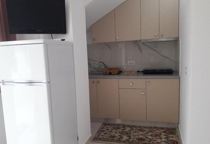 Apartament 1 Sypialnia, Vila Juna
