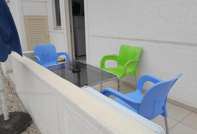 Apartament 1 Sypialnia, Vila Juna