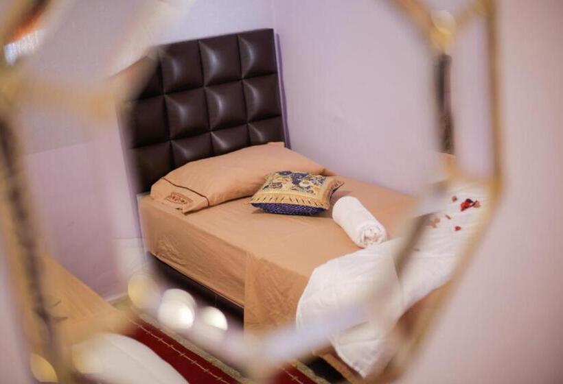 ファミリールーム, Dar Widad