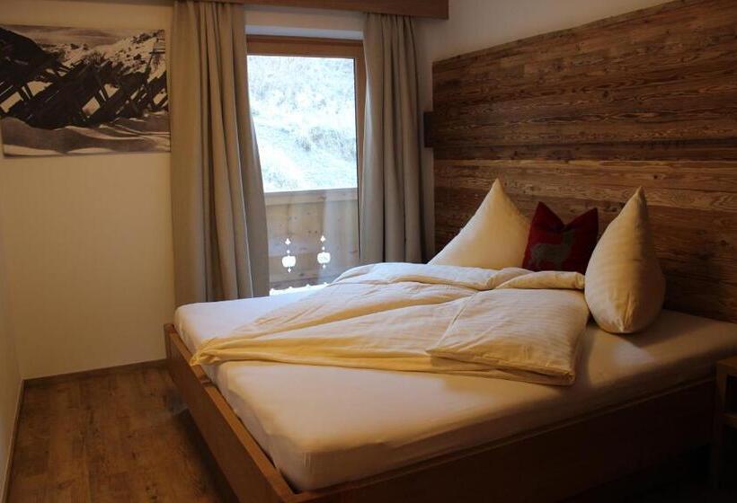 شقة غرفتين, Pension Michael