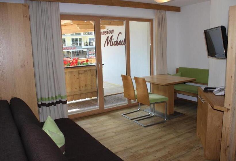 شقة غرفة واحدة, Pension Michael