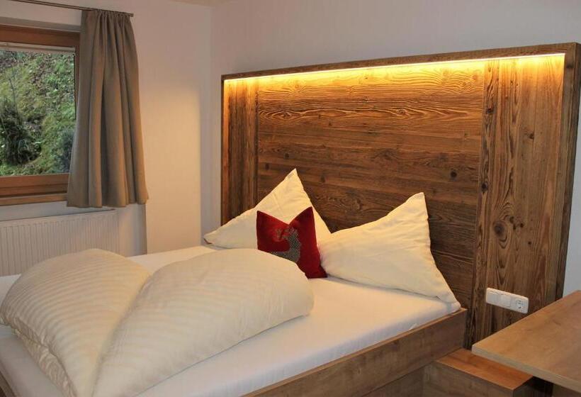 غرفة قياسية, Pension Michael