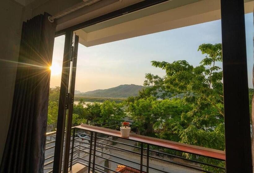 اتاق لوکس, Fami Homestay