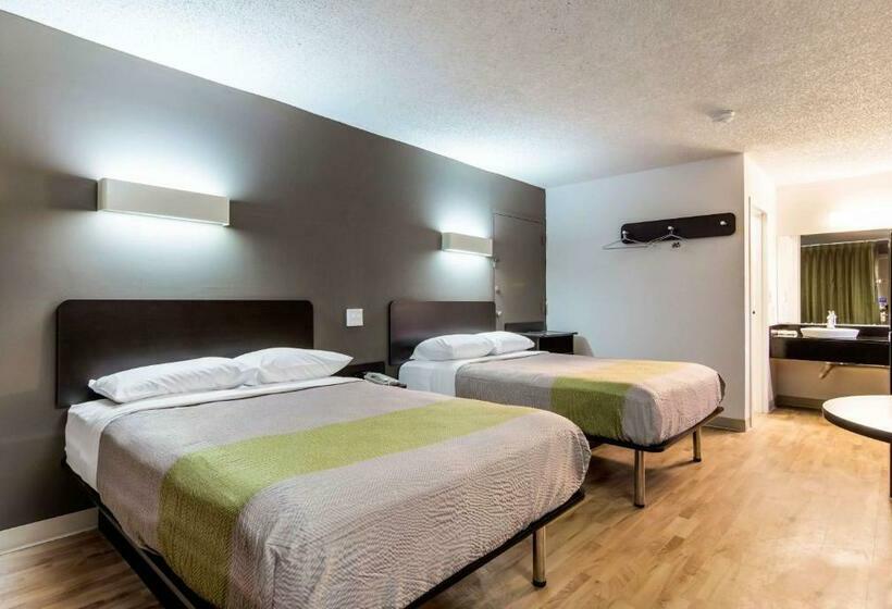 غرفة ديلوكس رباعية, Studio 6 Lagrange