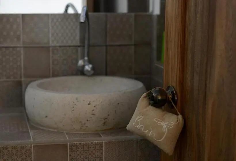 اتاق استاندارد با چشمانداز باغ, Casita Madame