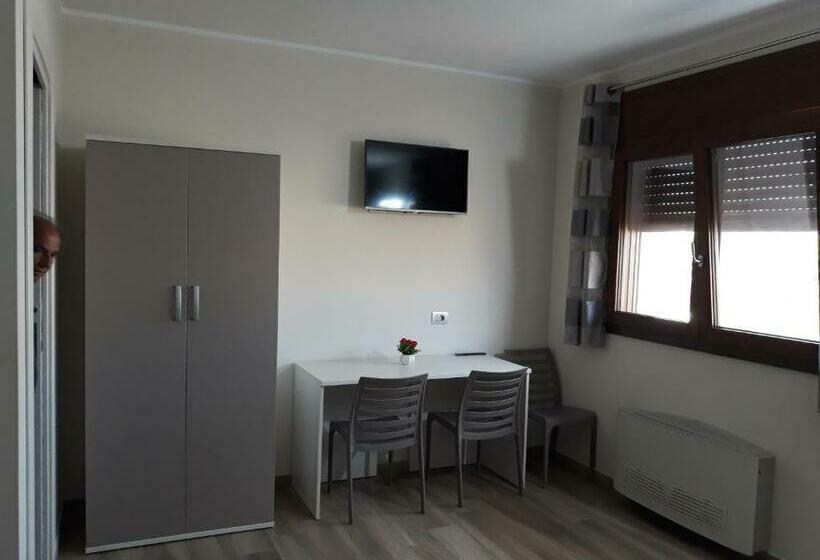 Апартаменты 1 Спальня Нижний Этаж, Af Service B&b