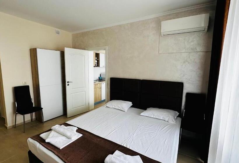 Quarto Familiar Vista Mar, Akrotiria Beach Apart Complex