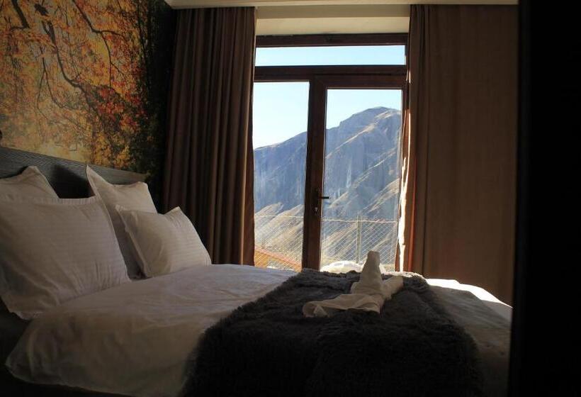 اتاق استاندارد با تخت بزرگ, Noa Kazbegi