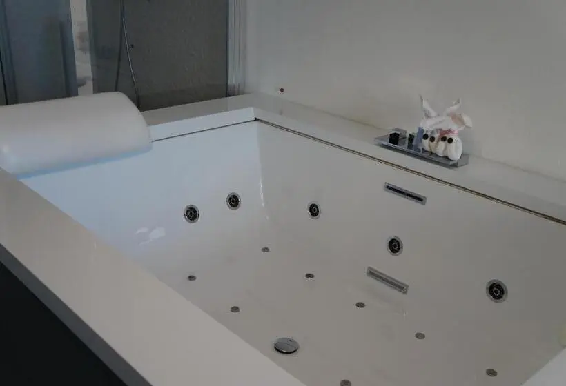 キングサイズベッドのスタンダードルーム, Balai Suite