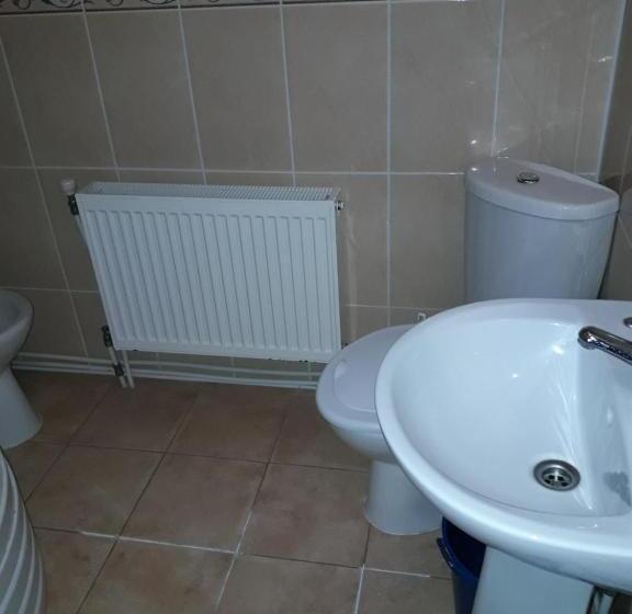 패밀리 룸, Sadyba Ellada