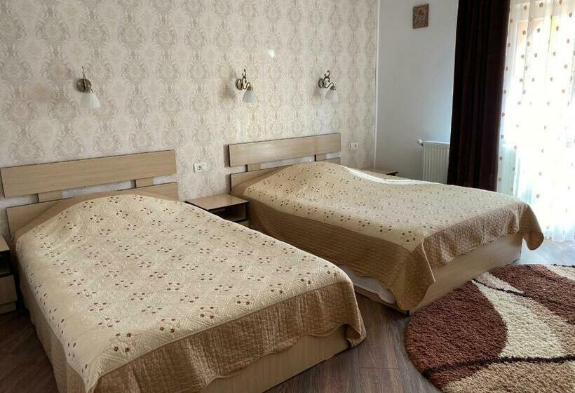 标准三人间, Pensiunea Casa Alexandra