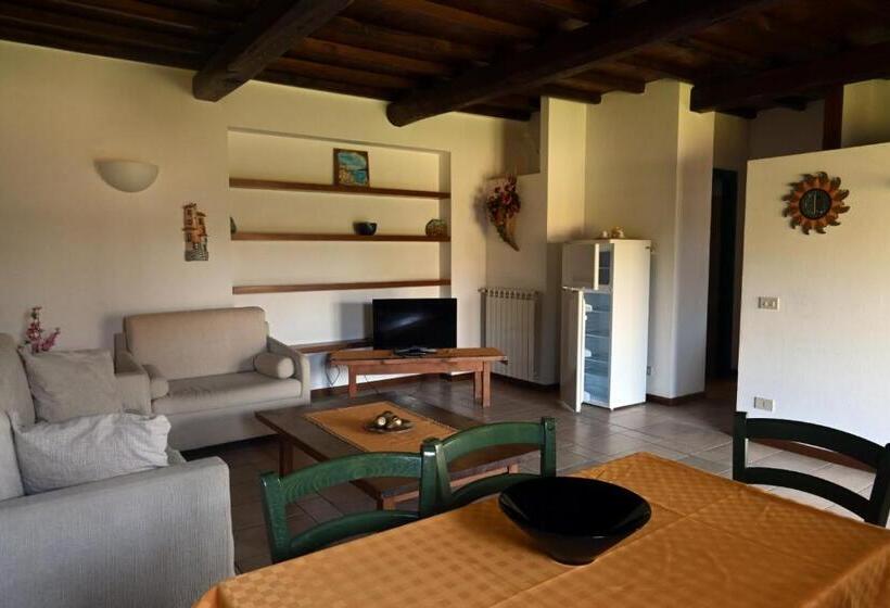 חדר משפחתי נוף לגינה, Agriturismo I Due Casali