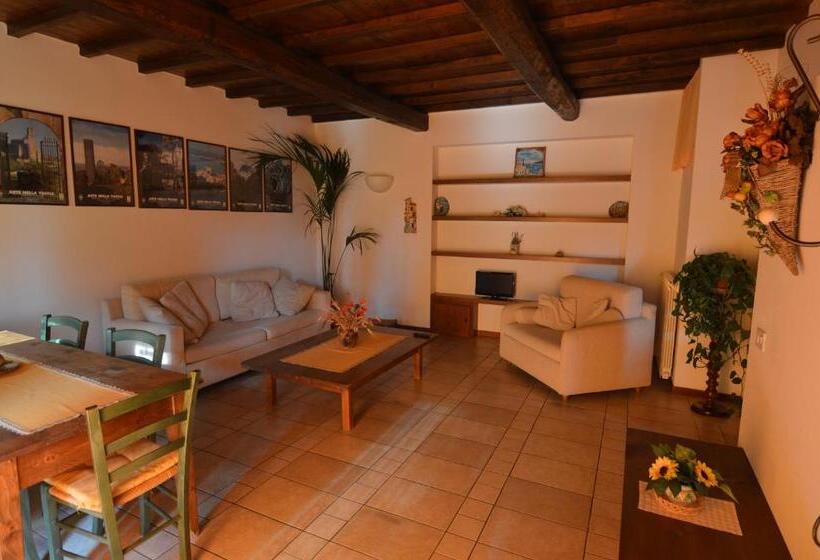 חדר משפחתי נוף לגינה, Agriturismo I Due Casali