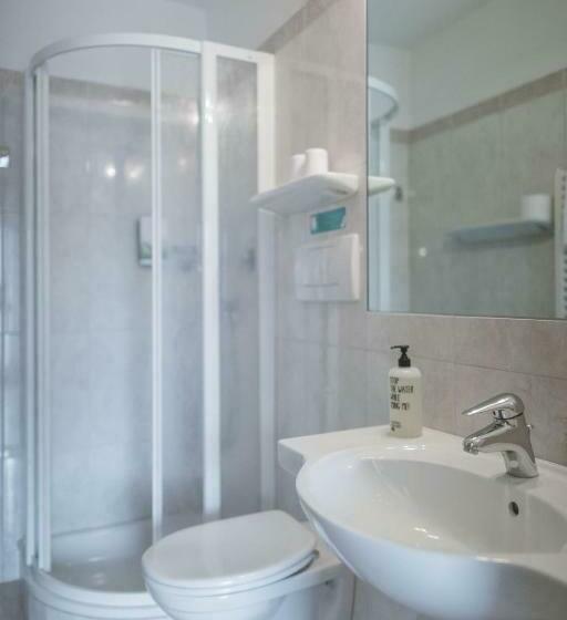 1침실 발코니 아파트 풀장 전망, Michael Am Waal