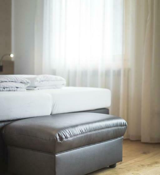 1침실 발코니 아파트 풀장 전망, Michael Am Waal