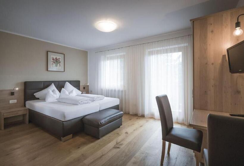 1침실 발코니 아파트 풀장 전망, Michael Am Waal