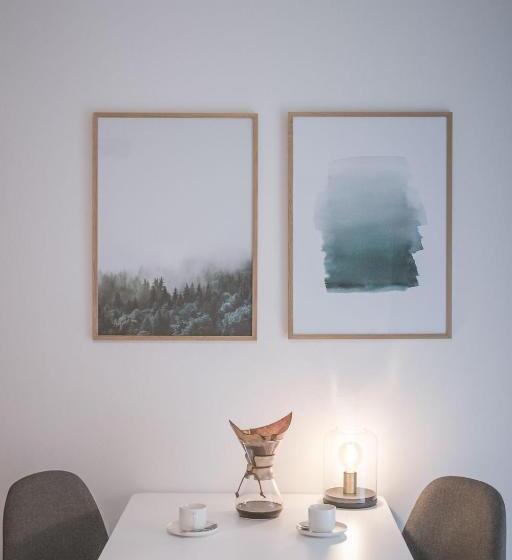 스탠다드 발코니 스튜디오, Michael Am Waal