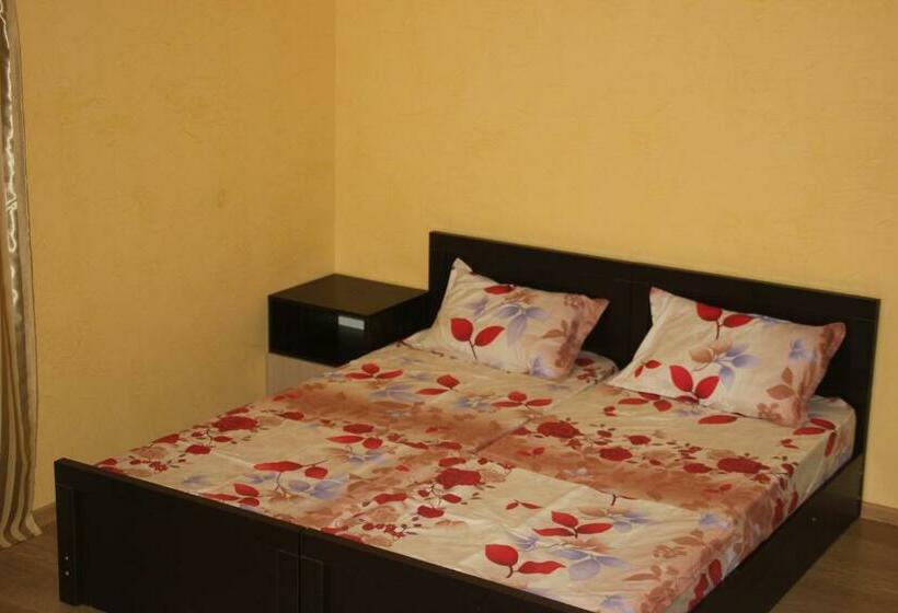 اتاق استاندارد با بالکن, Guest House Kobuleti