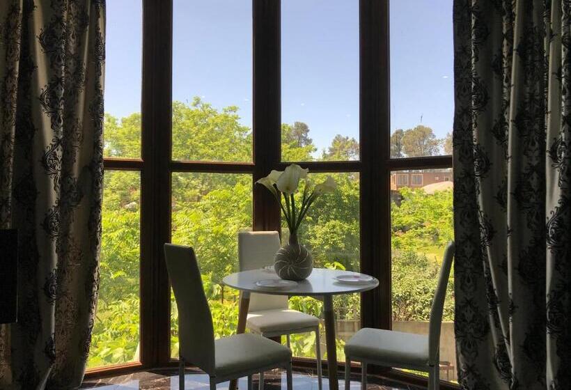 آپارتمان 1 خوابه با بالکن, Guest House Kobuleti