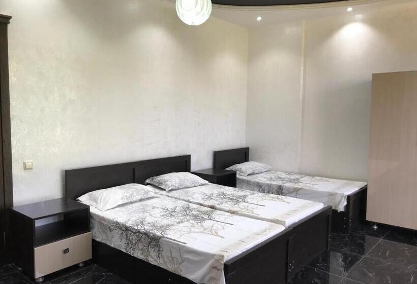 آپارتمان 1 خوابه با بالکن, Guest House Kobuleti