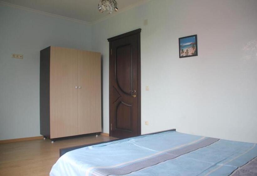 اتاق استاندارد سه نفره, Guest House Kobuleti