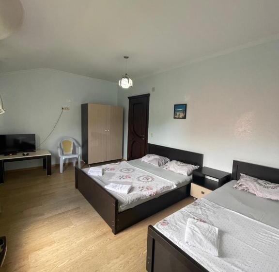 اتاق استاندارد سه نفره, Guest House Kobuleti