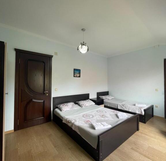 اتاق استاندارد سه نفره, Guest House Kobuleti