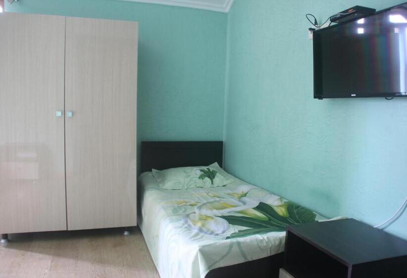 اتاق استاندارد سه نفره, Guest House Kobuleti