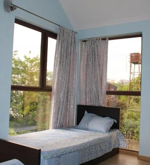 اتاق استاندارد سه تخته با بالکن, Guest House Kobuleti