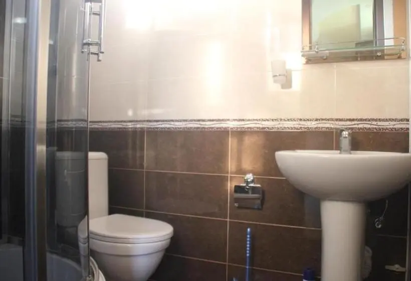 اتاق راحتی سه تخته, Guest House Kobuleti