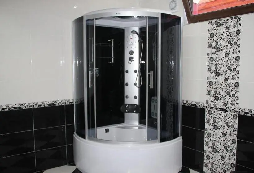 اتاق لوکس, Guest House Kobuleti
