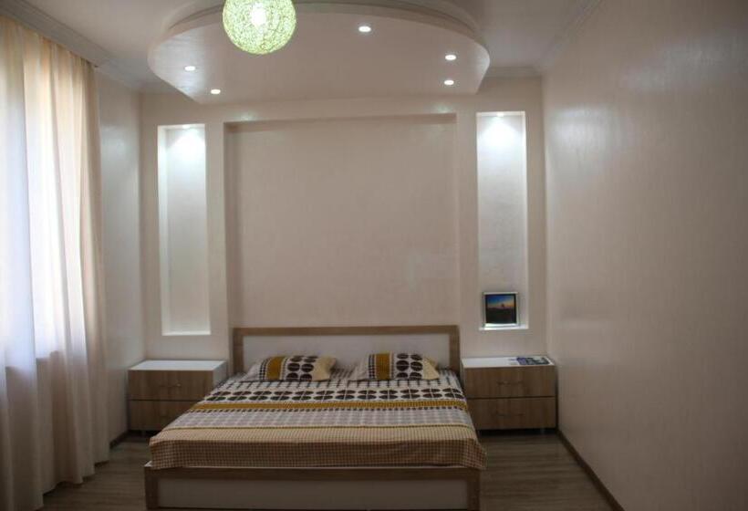 اتاق لوکس, Guest House Kobuleti