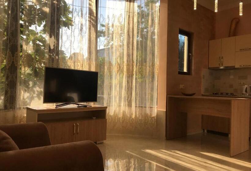 آپارتمان 2 خوابه, Guest House Kobuleti