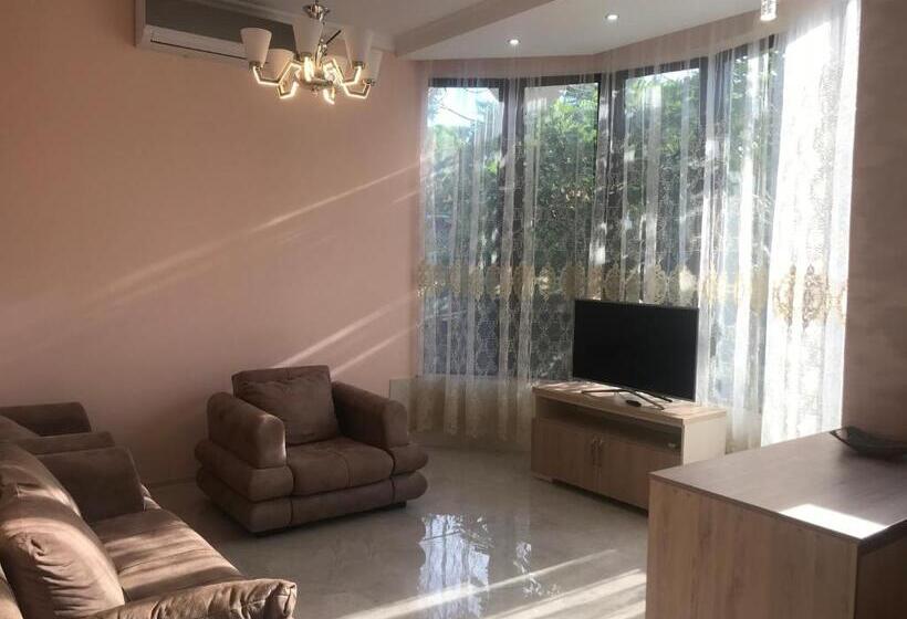 آپارتمان 2 خوابه, Guest House Kobuleti