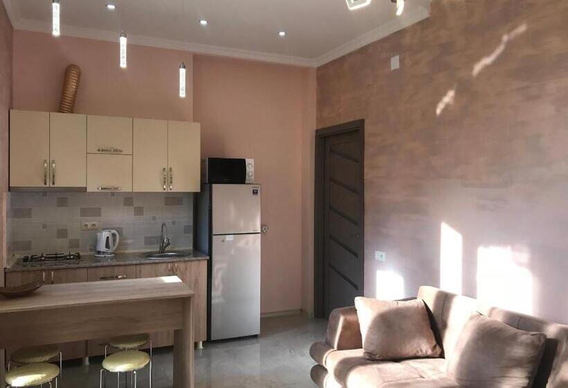 آپارتمان 2 خوابه, Guest House Kobuleti