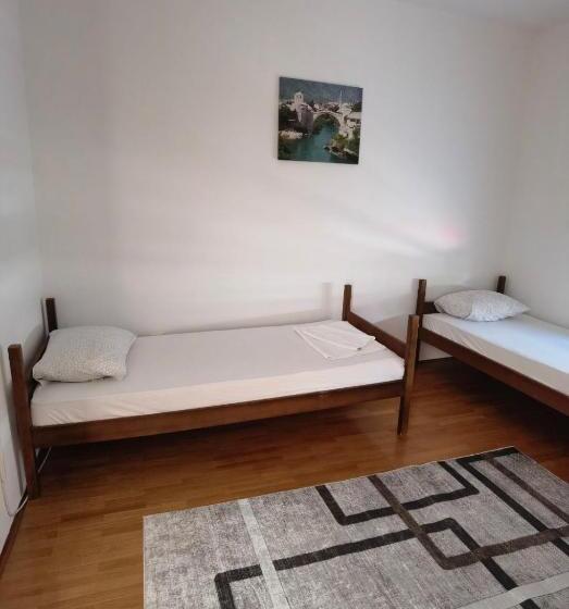 تختخواب در اتاق مشترک, Lovely Bosnian Home