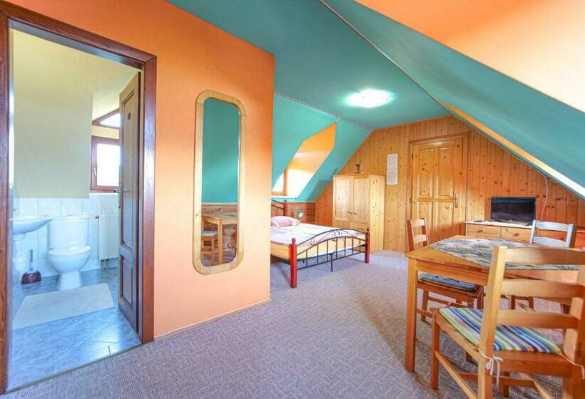 スタンダード４人部屋, Penzion U Zatoky