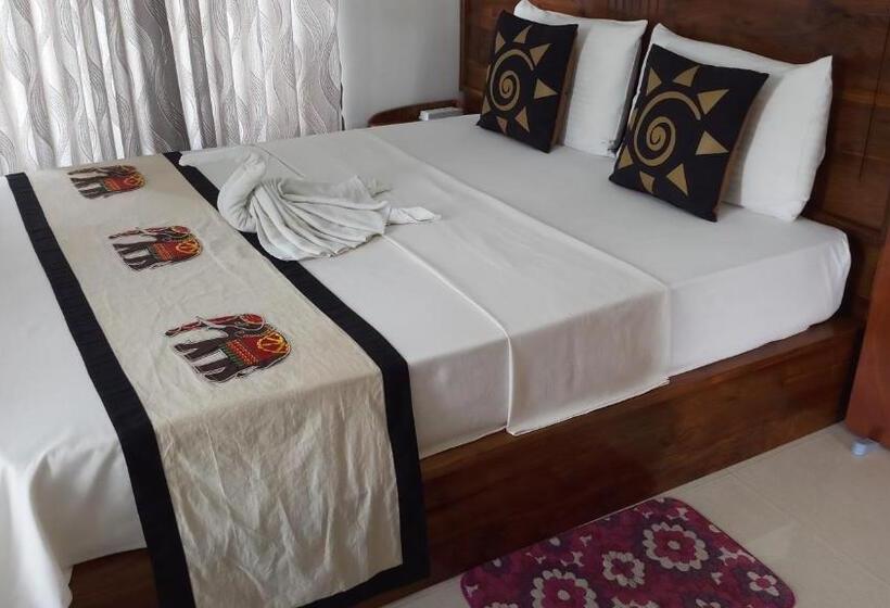 Standard Room Mountain View, Shani Residence Kandy