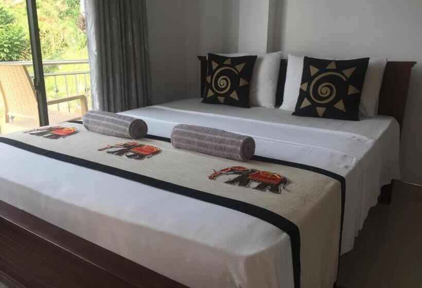 Standard Room Mountain View, Shani Residence Kandy