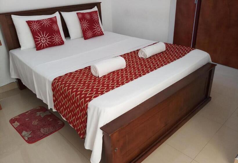 标准间带阳台, Shani Residence Kandy