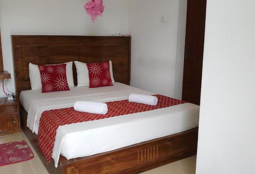 标准间带阳台, Shani Residence Kandy