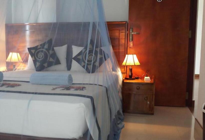 Standard Room Mountain View, Shani Residence Kandy