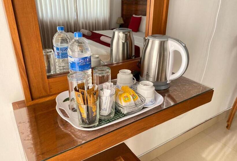 Standard Room Mountain View, Shani Residence Kandy