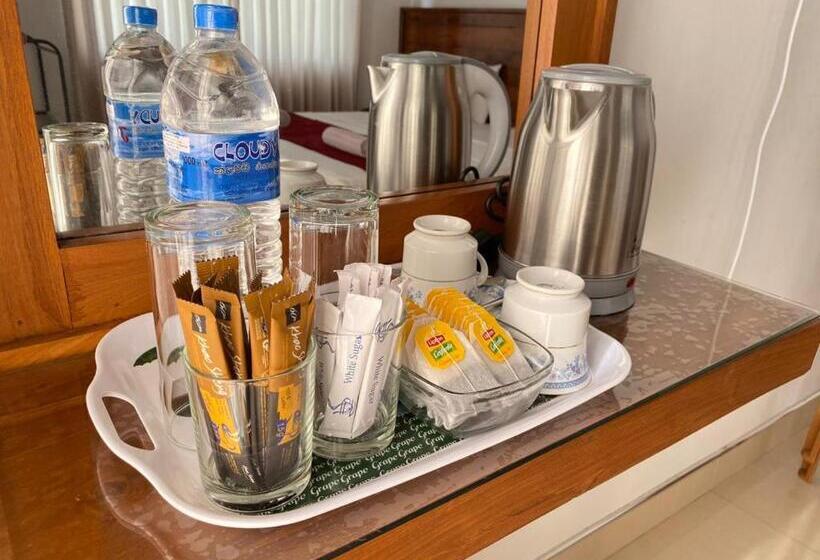 标准间带阳台, Shani Residence Kandy