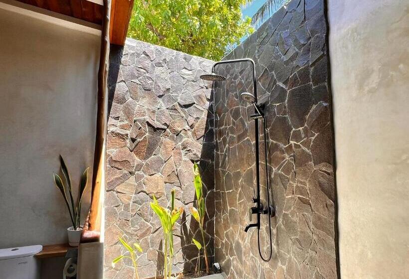 Bungalow Deluxe, Gili Lumbung Bungalow