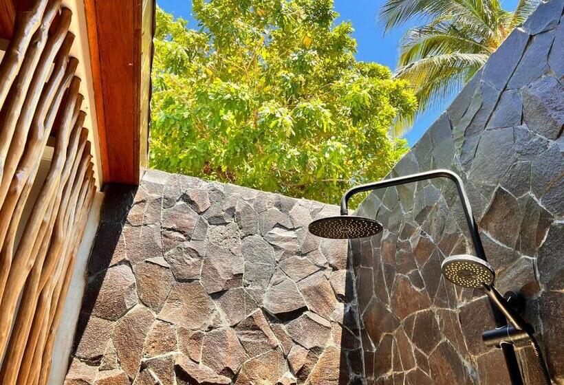 Bungalow Deluxe, Gili Lumbung Bungalow