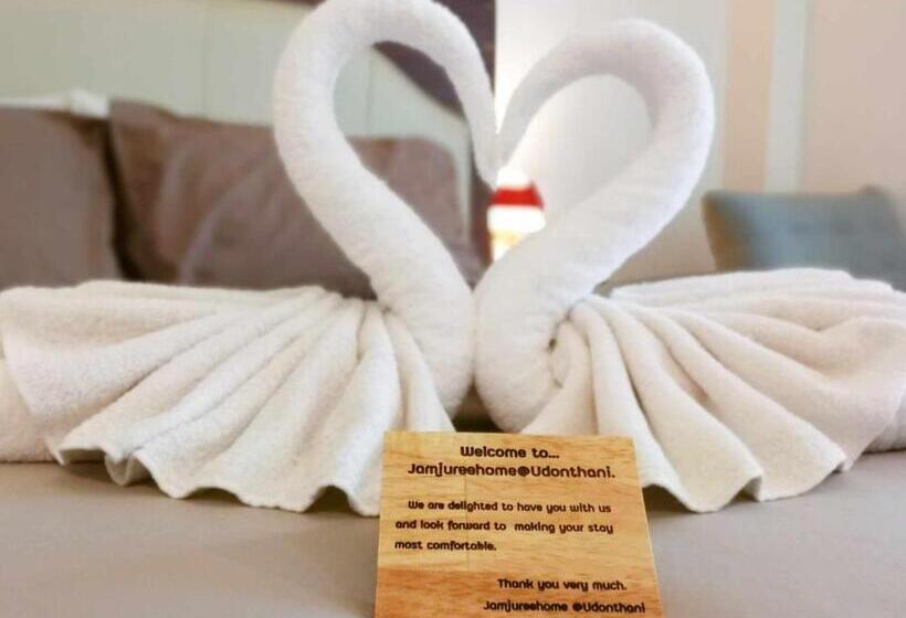 标准间带阳台, Jamjuree Home At Udonthani