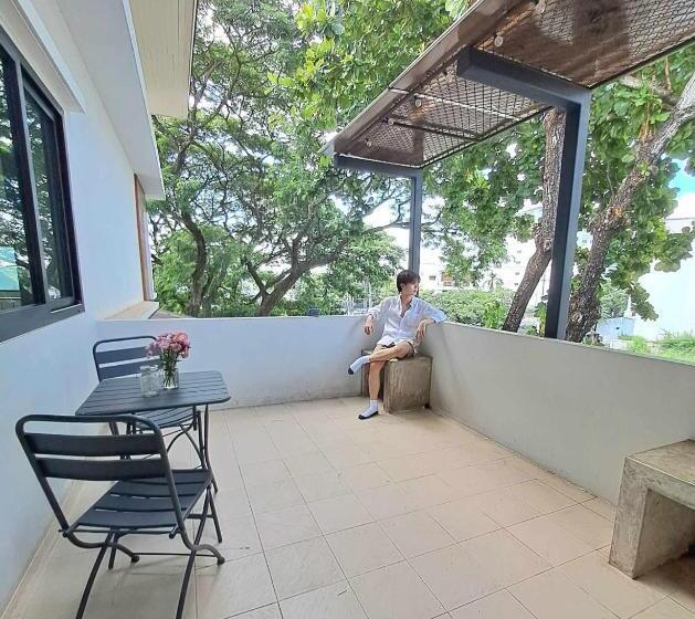 バルコニー付きスタンダードルーム, Jamjuree Home At Udonthani