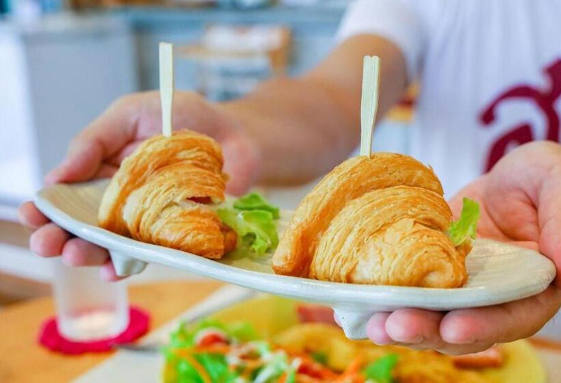 标准间带阳台, Jamjuree Home At Udonthani