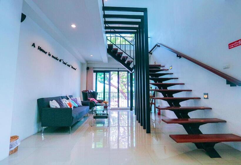 ファミリーステューディオ, Jamjuree Home At Udonthani
